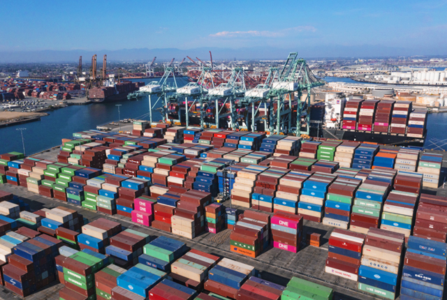 container-yard-0222